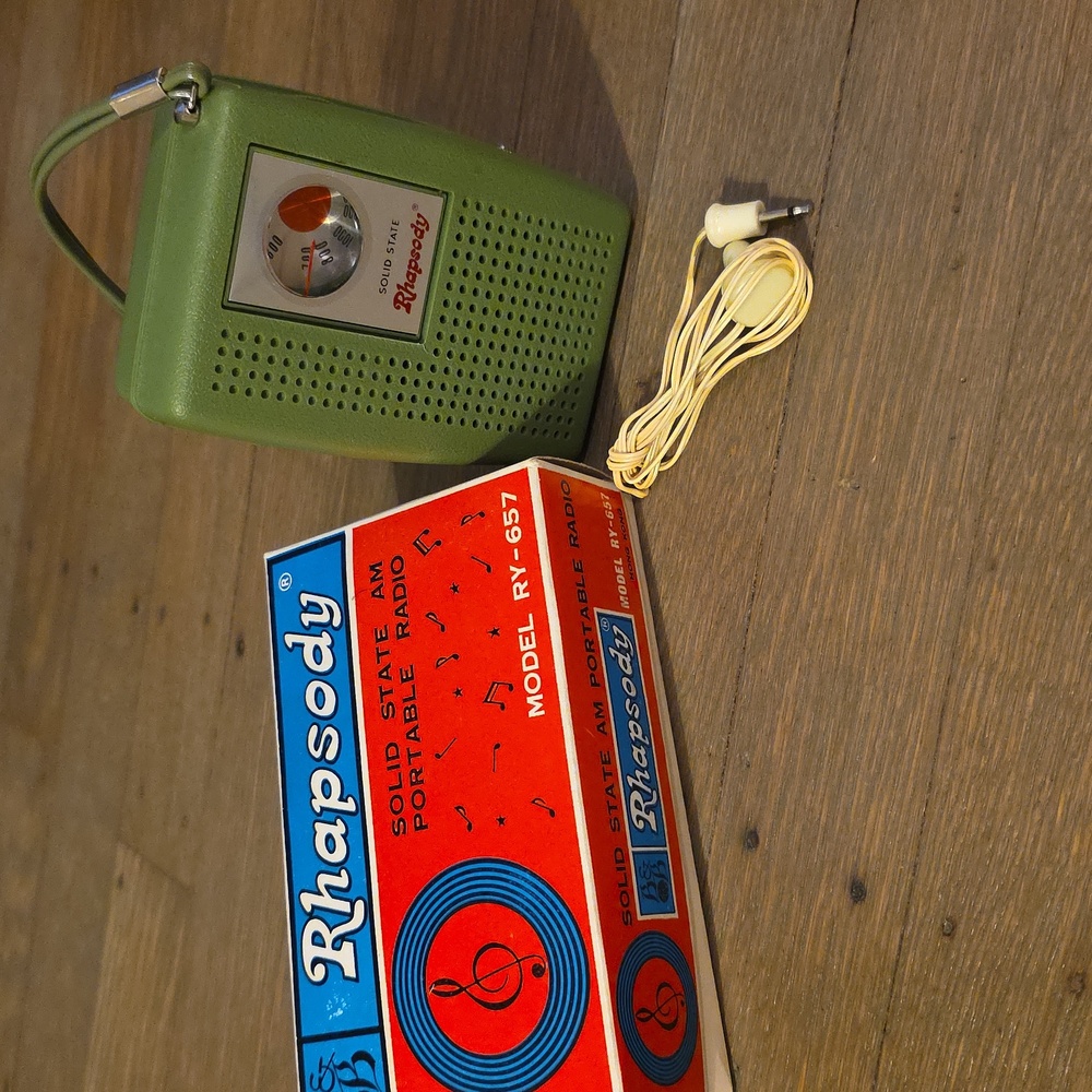 Rhapsody Solid State Green AM Portable Radio W/ Headphones VTG 1970's RY-657